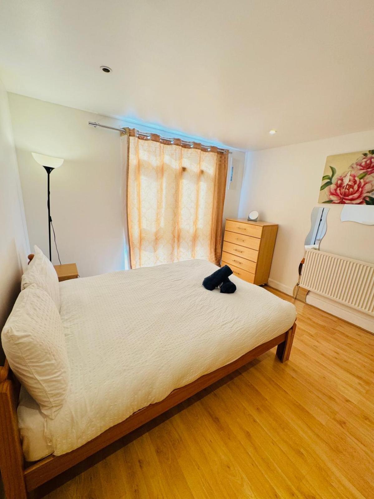 Fabulous Apartment In Kilburn London Exterior photo